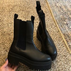 H&M platform boot